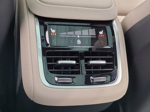 New 2026 Volvo XC90 B6 Ultra w/ Protection Package AWD/4WD image 16