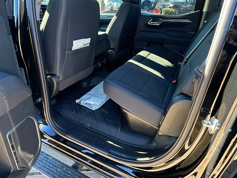 Used 2025 Chevrolet Silverado 1500 LT image 24