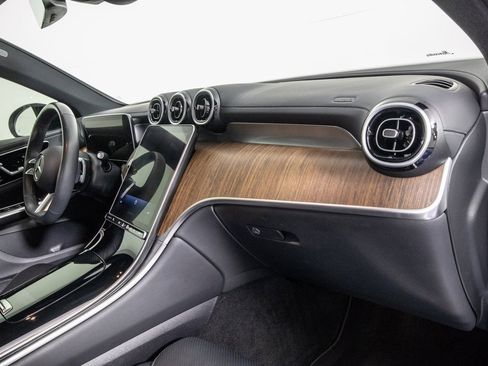 Used 2024 Mercedes-Benz GLC 300 4MATIC w/ AMG Line image 18