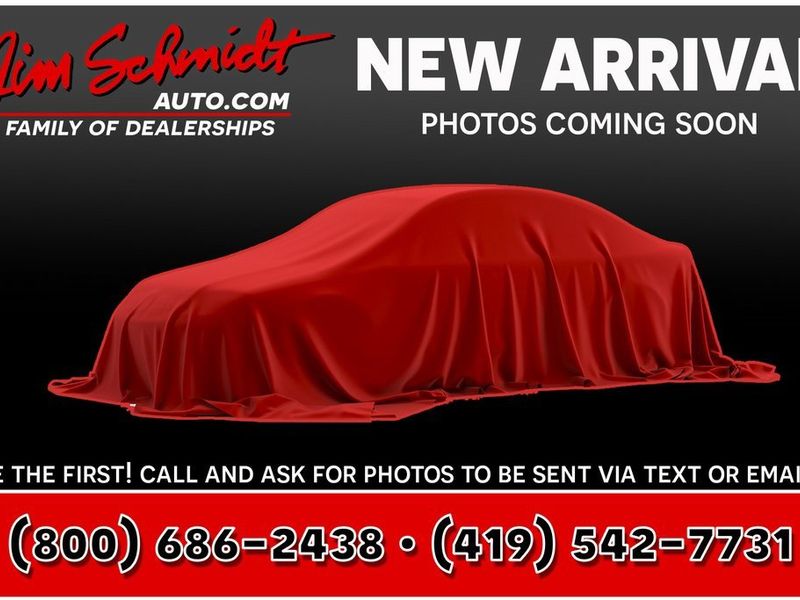 Used 2011 Chevrolet Traverse LT image 1