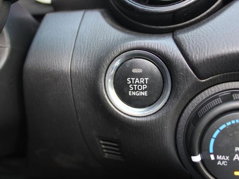 Used 2016 MAZDA MX-5 Miata Club image 23