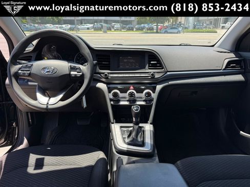 Used 2019 Hyundai Elantra SE w/ Cargo Package FWD image 14