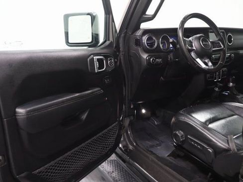 Used 2019 Jeep Wrangler Unlimited Sahara w/ Uconnect 4C Nav & Sound Group image 9