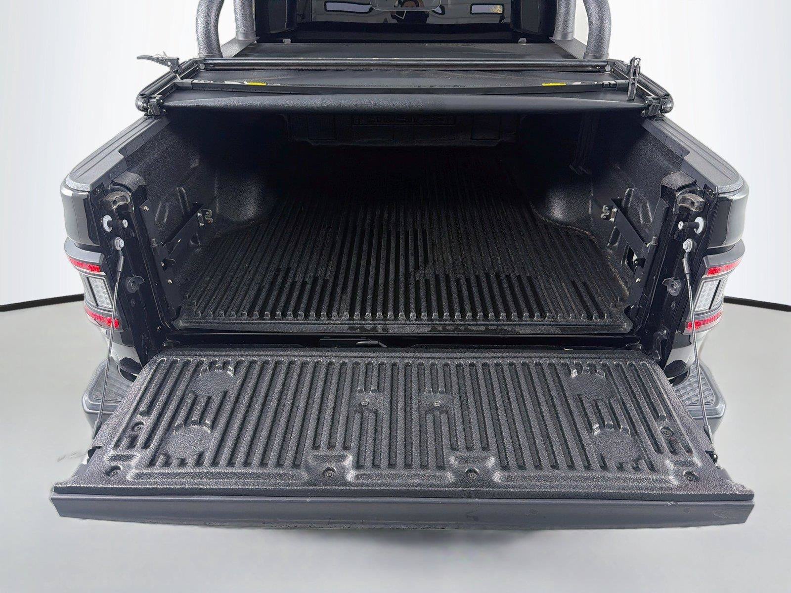 Used 2022 Jeep Gladiator Sport AWD/4WD image 22