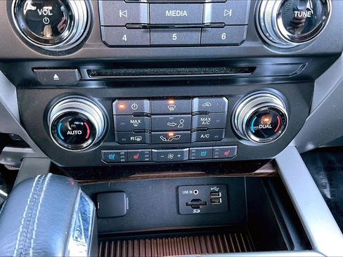 Used 2015 Ford F150 Lariat w/ Equipment Group 502A Luxury image 14