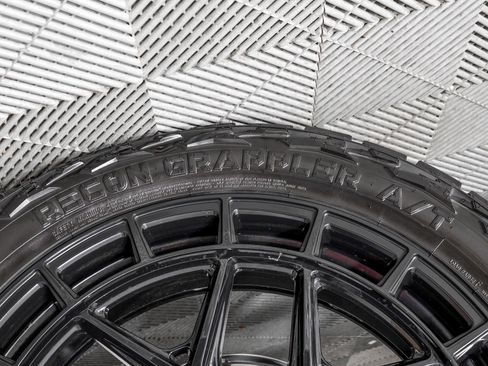 Used 2026 Chevrolet Tahoe Z71 w/ Comfort Package image 38