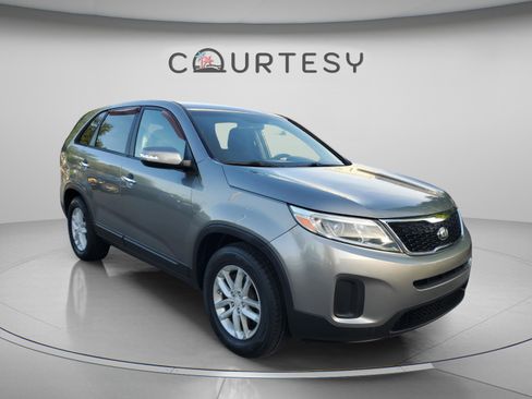 Used 2015 Kia Sorento LX FWD image 5