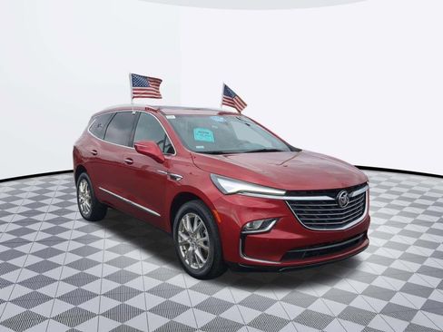 Used 2023 Buick Enclave Essence w/ Experience Buick Package FWD image 2