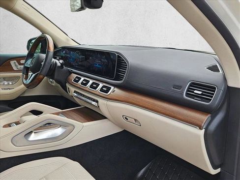 Used 2023 Mercedes-Benz GLS 450 4MATIC image 19