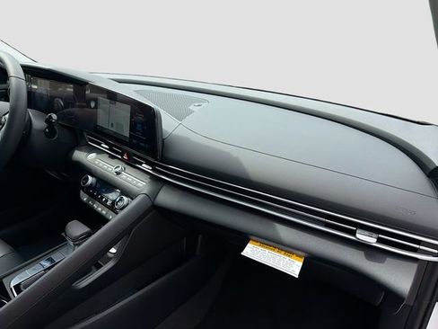 New 2026 Hyundai Elantra Limited image 31