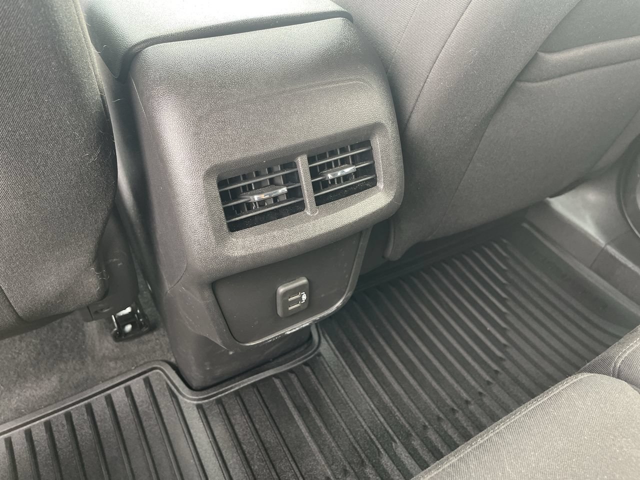 Used 2024 Chevrolet Equinox LT FWD image 20