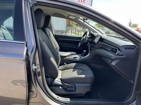 Used 2024 Toyota Camry LE image 28