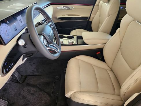 New 2026 Genesis GV70 2.5T AWD/4WD image 10