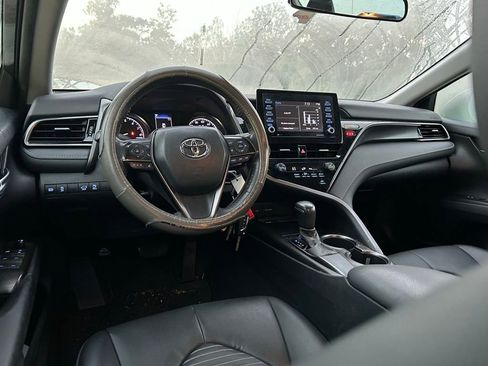 Used 2021 Toyota Camry SE image 12