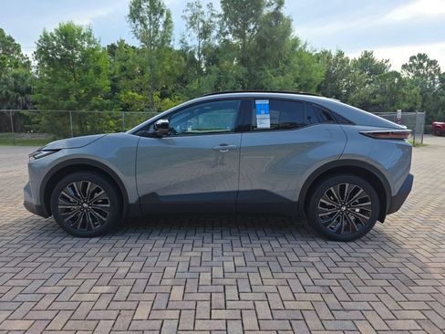 New 2026 Toyota C-HR w/ Cold Weather Package AWD/4WD image 8
