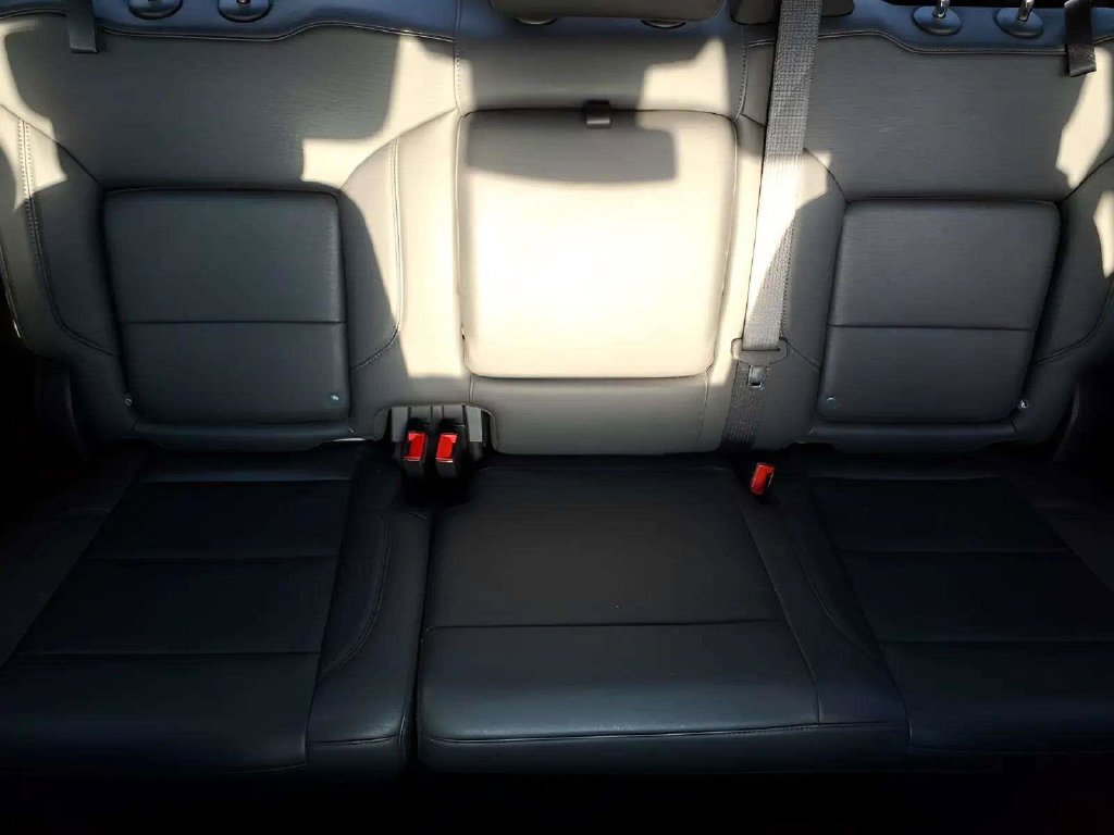 Used 2025 GMC Sierra 1500 SLT RWD image 18
