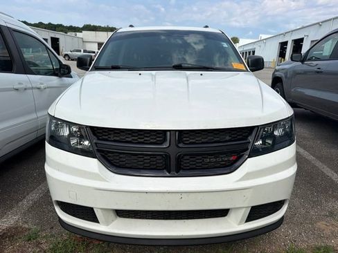 Used 2017 Dodge Journey SE w/ Flexible Seating Group FWD image 3