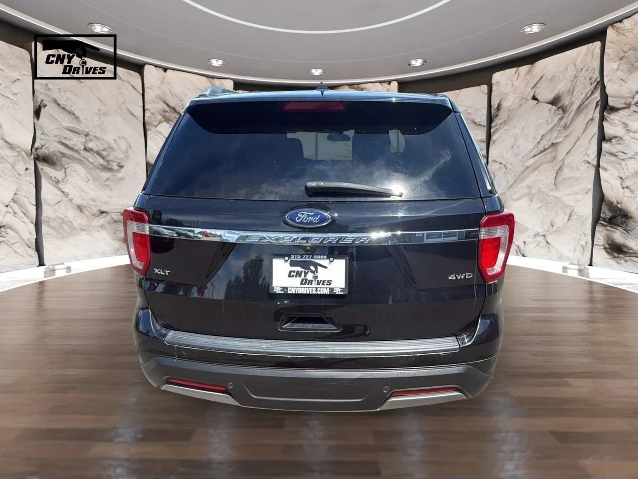 Used 2019 Ford Explorer XLT w/ Equipment Group 202A AWD/4WD image 6