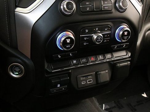 Used 2022 GMC Sierra 3500 SLE w/ SLE Convenience Package image 19