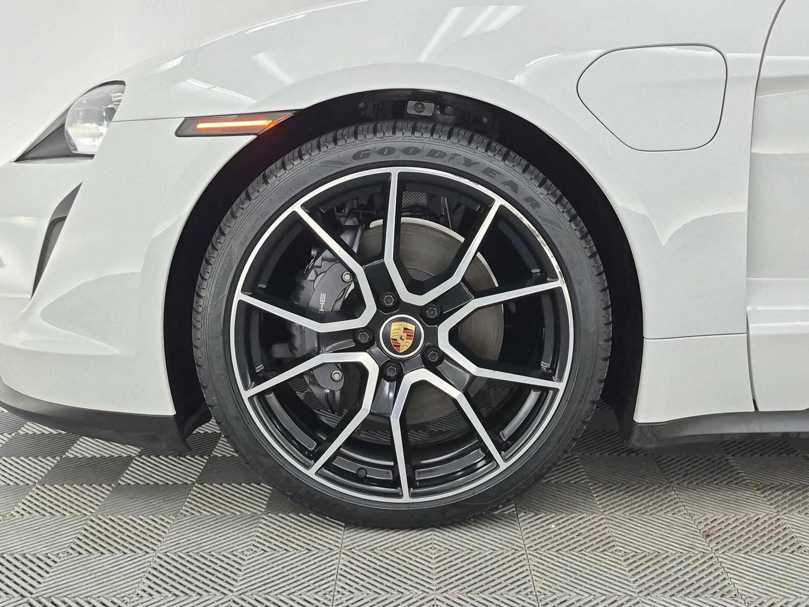 Certified 2024 Porsche Taycan w/ Premium Package RWD image 27