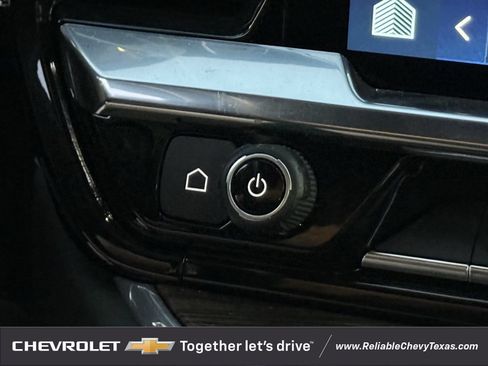 Used 2024 Chevrolet Silverado 1500 LT w/ Z71 Off-Road Package AWD/4WD image 24