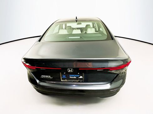 Used 2023 Honda Accord EX image 7
