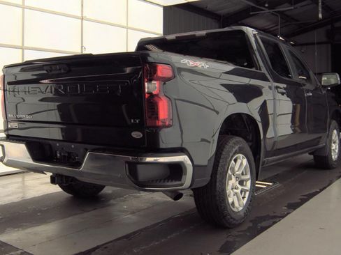 Used 2023 Chevrolet Silverado 1500 LT AWD/4WD image 3