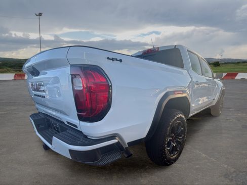 Used 2024 GMC Canyon Elevation w/ Elevation Premium Package AWD/4WD image 3