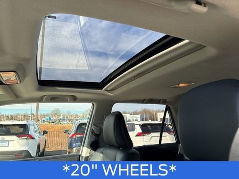 Used 2019 Toyota 4Runner Limited image 12