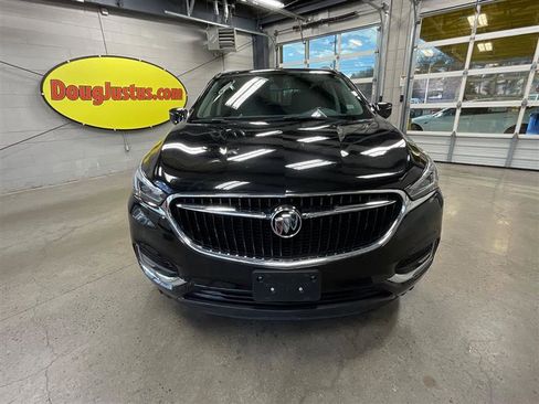 Used 2019 Buick Enclave Essence image 8