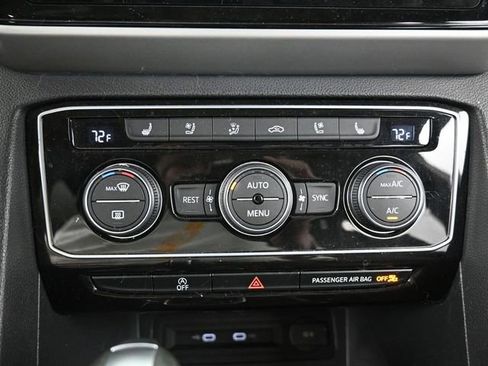 Used 2021 Volkswagen Atlas SEL Premium image 17