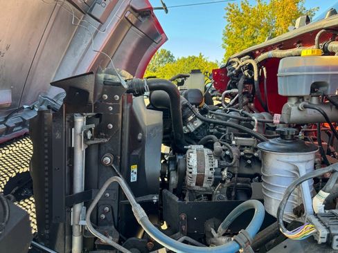 Used 2023 Ford F650 2WD Regular Cab Super Duty image 29