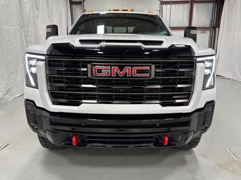Used 2026 GMC Sierra 2500 AT4X AWD/4WD image 2