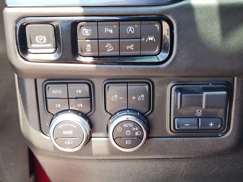 Used 2025 GMC Yukon XL AT4 Ultimate w/ LPO, Floor Liner Package AWD/4WD image 22