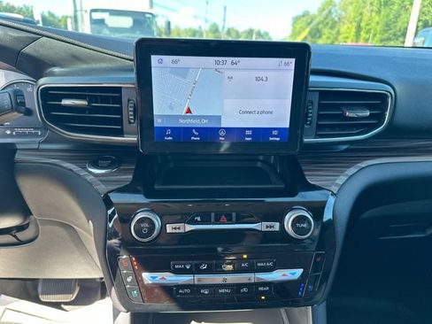 Used 2023 Ford Explorer Limited w/ Equipment Group 301A AWD/4WD image 16