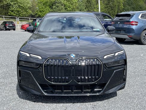 Used 2026 BMW 740i xDrive AWD/4WD image 2