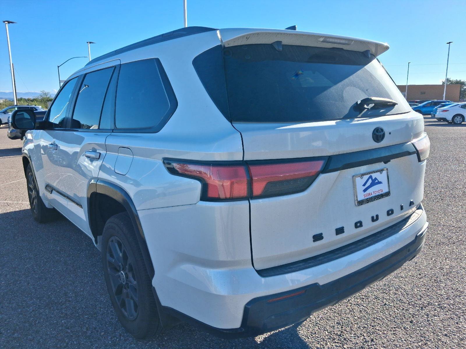 Used 2024 Toyota Sequoia Platinum AWD/4WD image 3