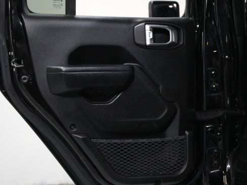 Used 2022 Jeep Gladiator Sport image 31