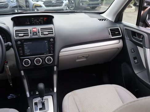 Used 2018 Subaru Forester 2.5i Premium AWD/4WD image 16