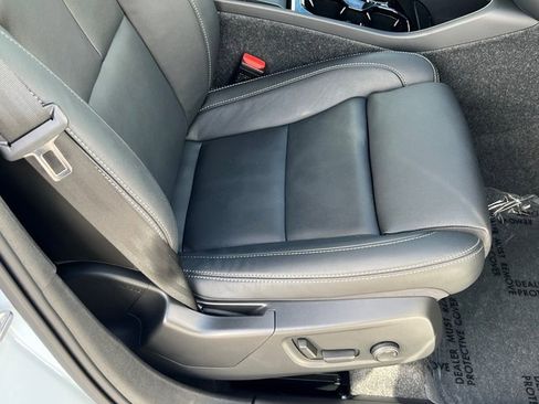 Certified 2026 Volvo XC40 B5 Plus w/ Protection Package Premier image 13