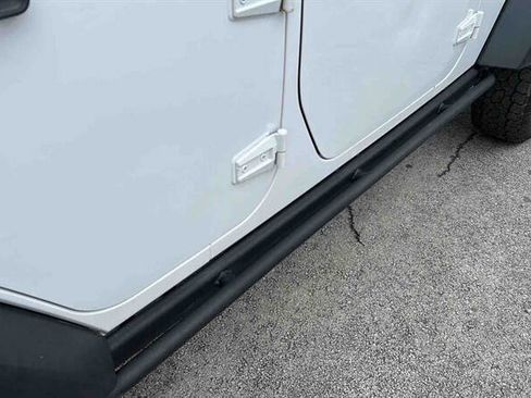 Used 2013 Jeep Wrangler Unlimited Sport image 8