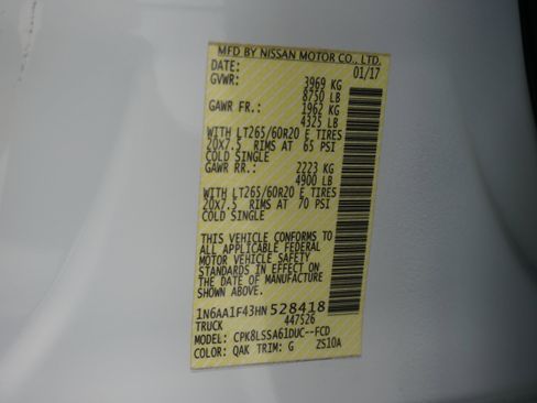 Used 2017 Nissan Titan SV image 29