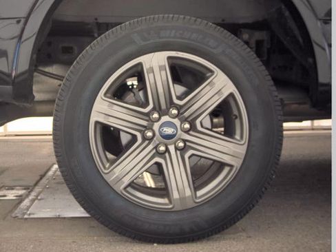 Used 2020 Ford F150 Lariat w/ Equipment Group 502A Luxury AWD/4WD image 19