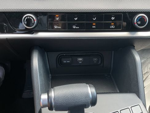 Used 2025 Kia Sportage LX FWD image 19