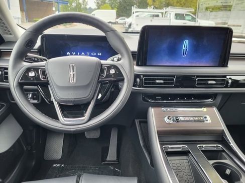 New 2025 Lincoln Aviator Reserve w/ Equipment Group 201A image 13