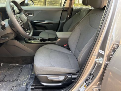 Used 2025 Kia K4 FWD image 25