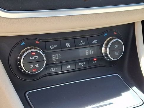 Used 2018 Mercedes-Benz GLA 250 4MATIC image 18