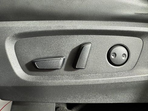 Used 2022 Nissan Pathfinder SL AWD/4WD image 35