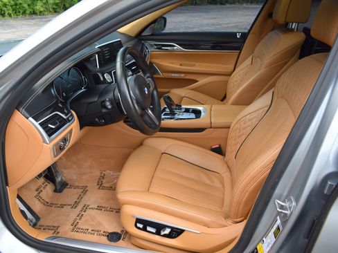 Used 2018 BMW M760i xDrive AWD/4WD image 26