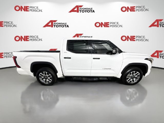 Used 2022 Toyota Tundra SR5 w/ SR5 Convenience Package AWD/4WD image 8